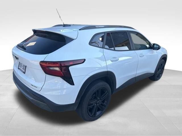 Used 2025 Chevrolet Trax ACTIV w/ Driver Confidence Package image 6