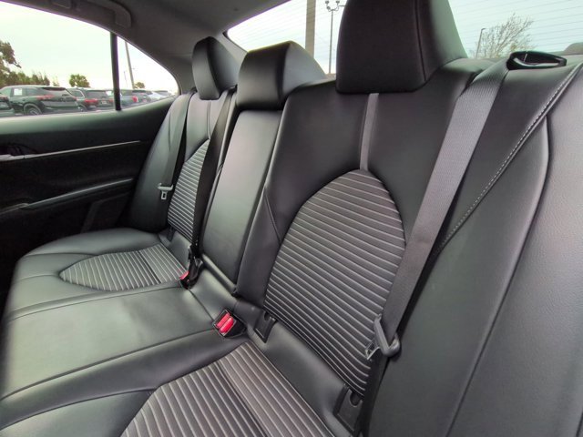 Used 2023 Toyota Camry SE image 14