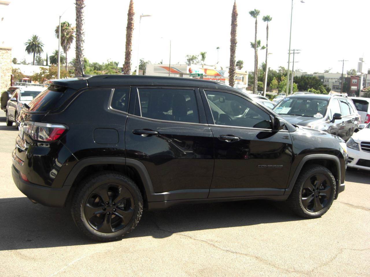 Used 2021 Jeep Compass Latitude w/ Sun and Sound Group AWD/4WD image 14