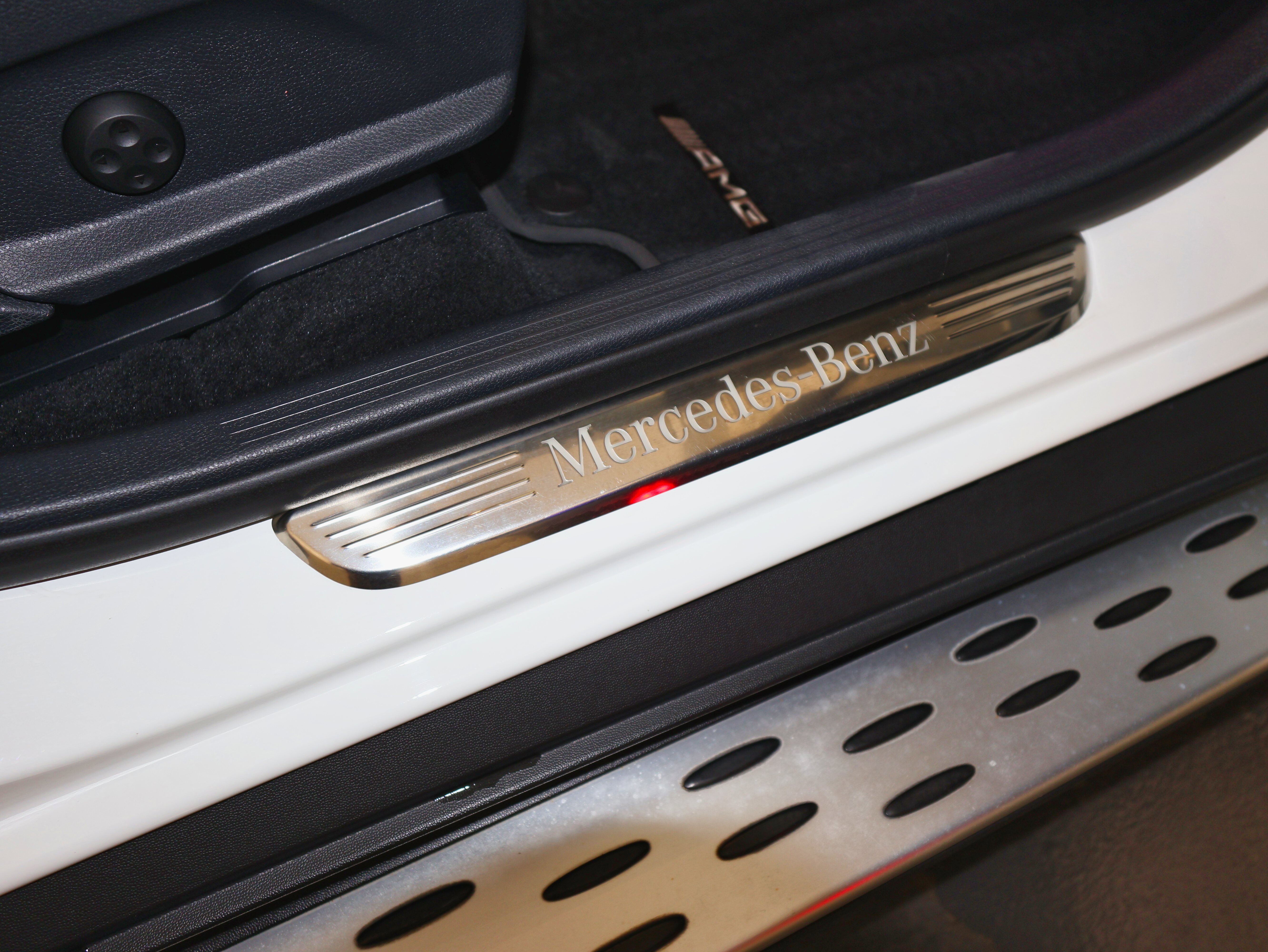 Used 2020 Mercedes-Benz GLC 300 4MATIC Coupe image 38