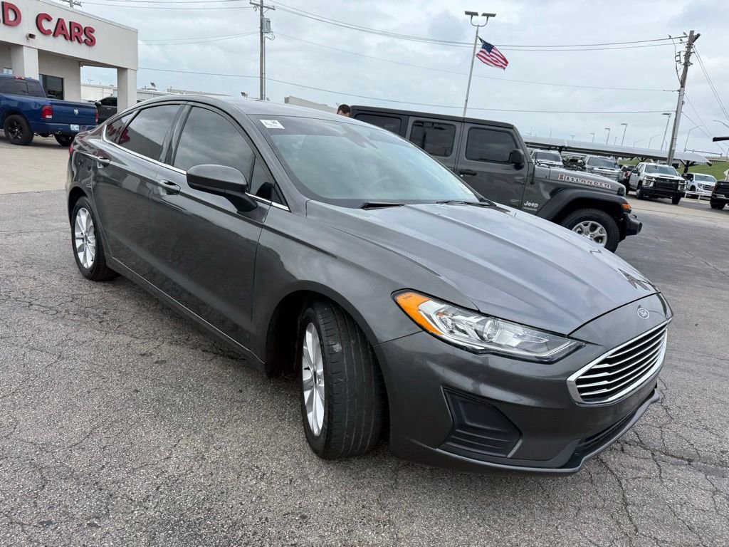Used 2020 Ford Fusion SE image 6