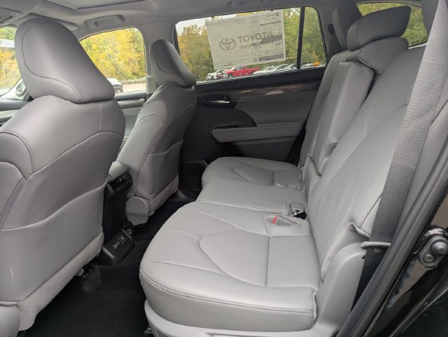 New 2026 Toyota Highlander Limited AWD/4WD image 14