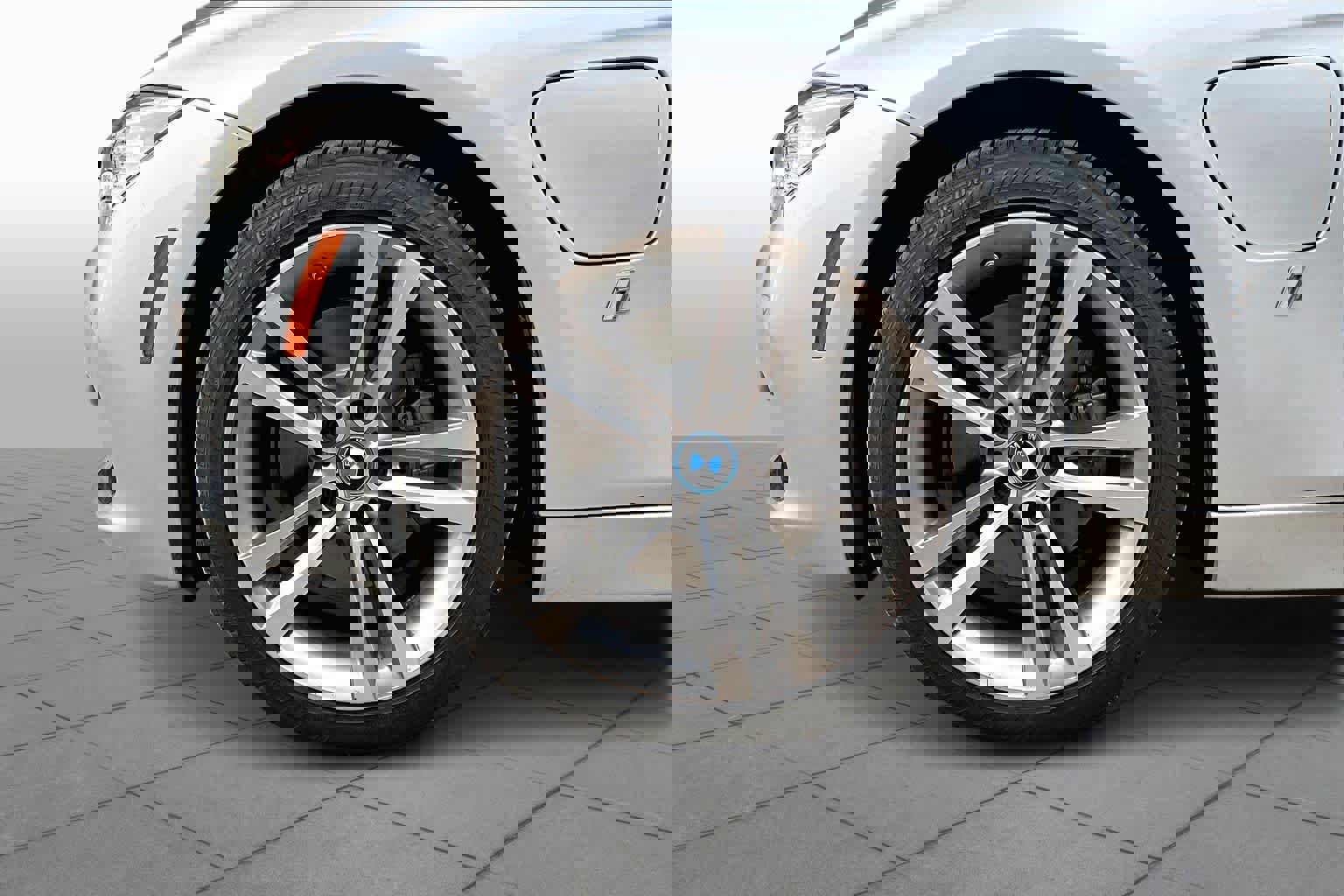 Used 2018 BMW 330e image 11