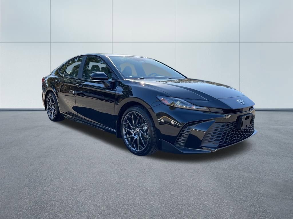 Used 2025 Toyota Camry SE image 4