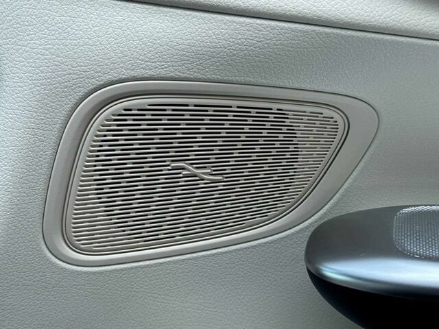 Certified 2025 Mercedes-Benz GLC 300 image 23