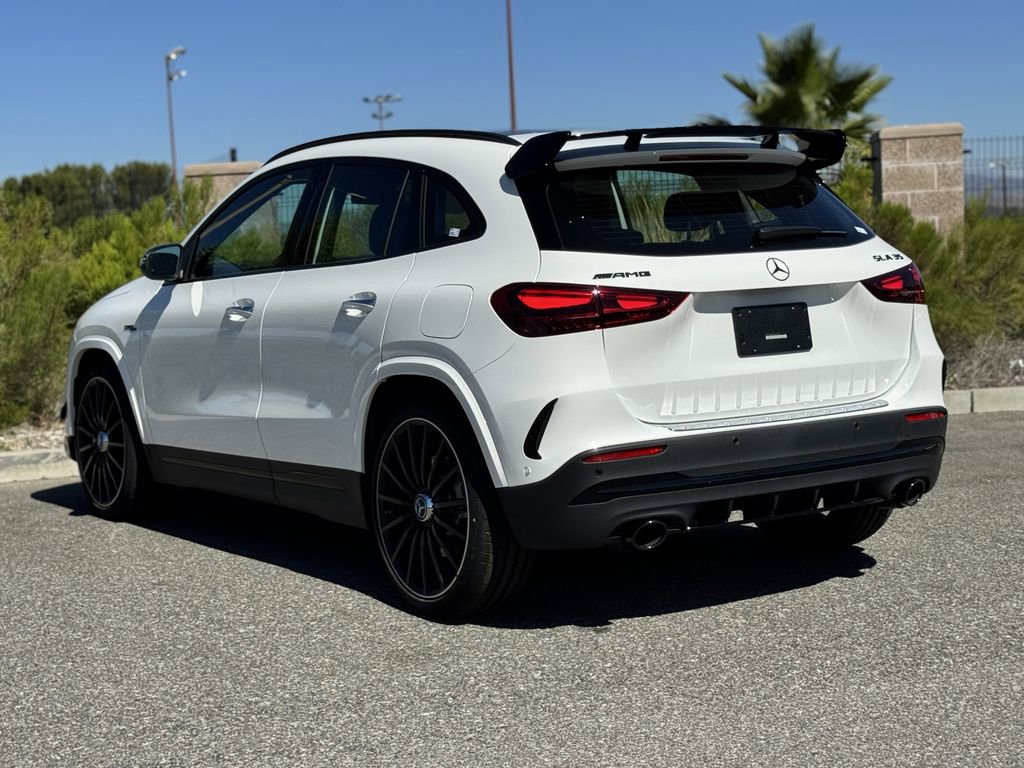 New 2025 Mercedes-Benz GLA 35 AMG 4MATIC image 11