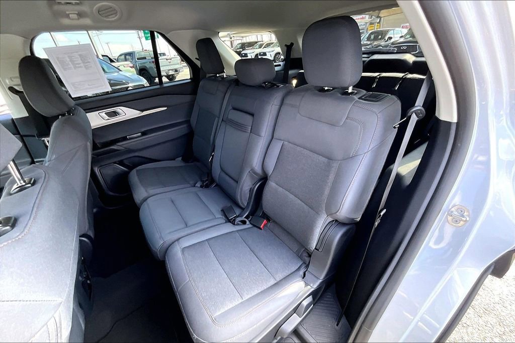 Used 2025 Ford Explorer Active image 38