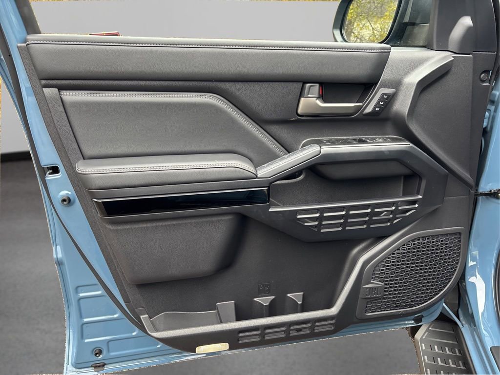 Used 2025 Toyota 4Runner Limited image 11