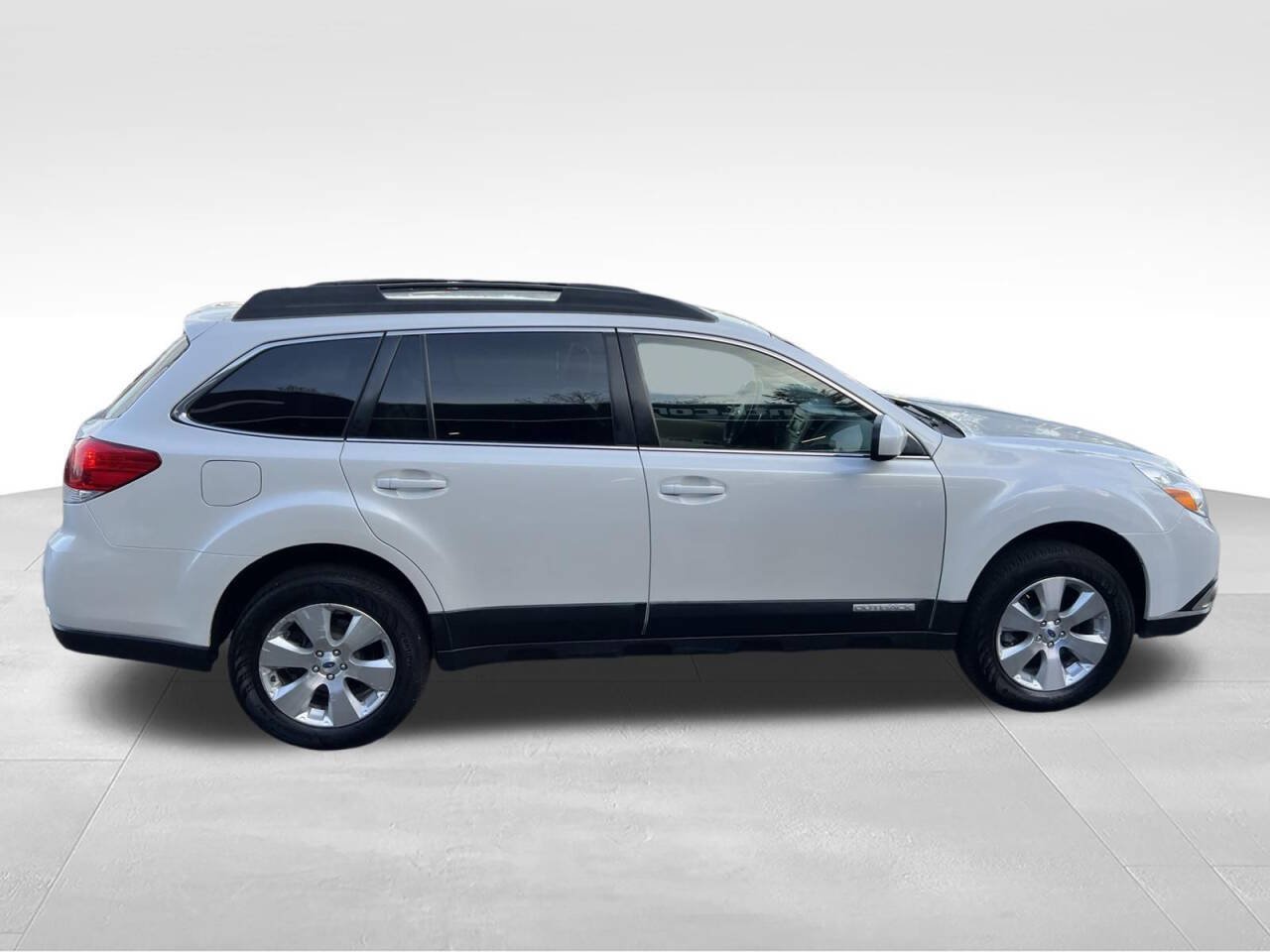 Used 2012 Subaru Outback 3.6R Limited AWD/4WD image 7