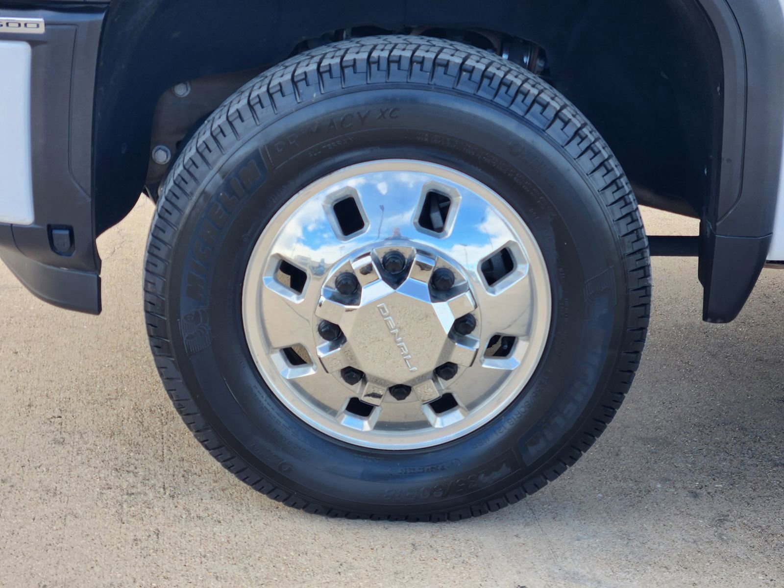 Used 2024 GMC Sierra 3500 Denali w/ Denali Reserve Package image 11