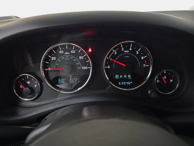 Used 2017 Jeep Wrangler Unlimited Sahara w/ Connectivity Group AWD/4WD image 16