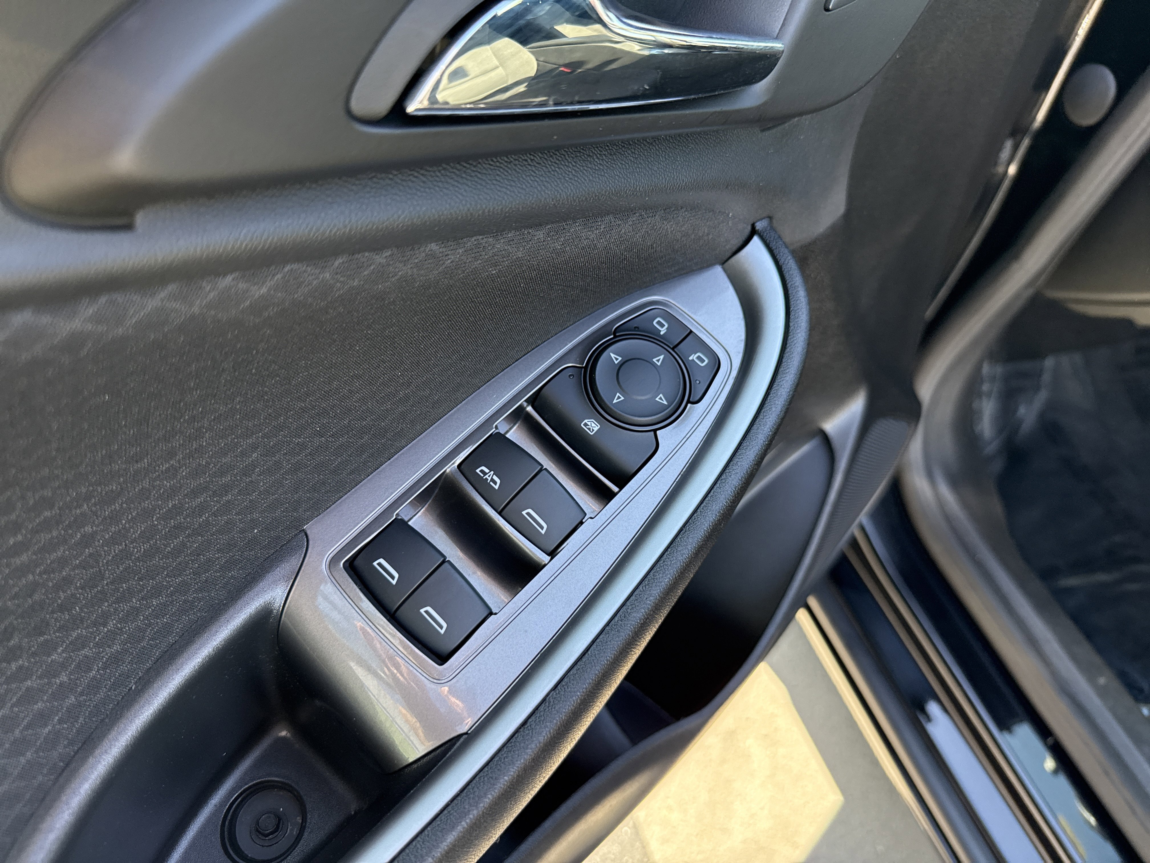 Used 2025 Chevrolet Malibu LT FWD image 15