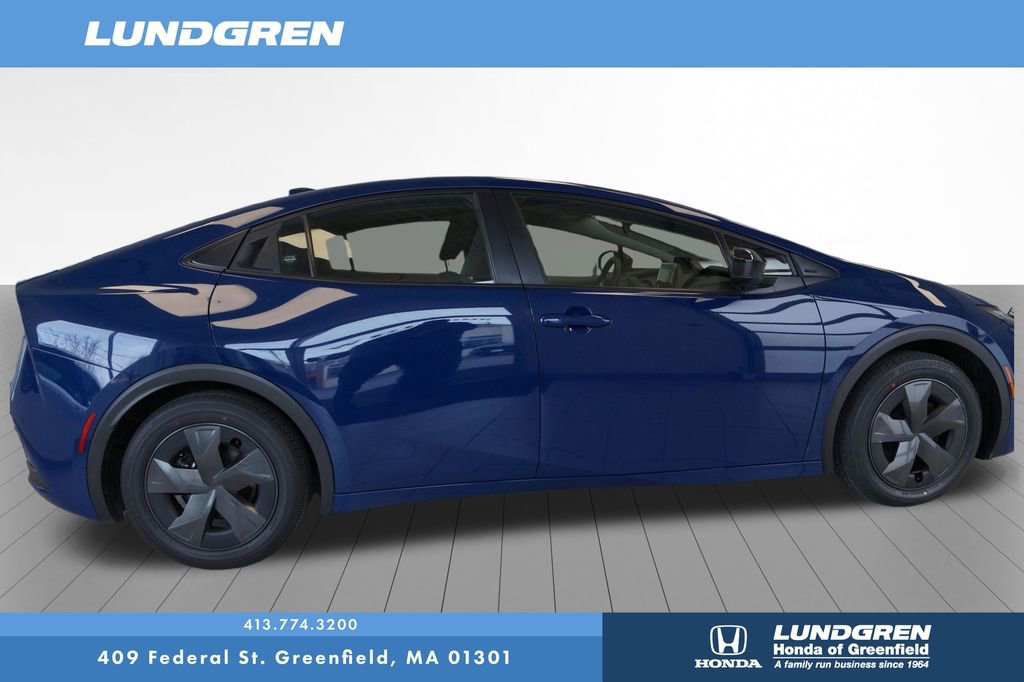 Used 2024 Toyota Prius LE image 10