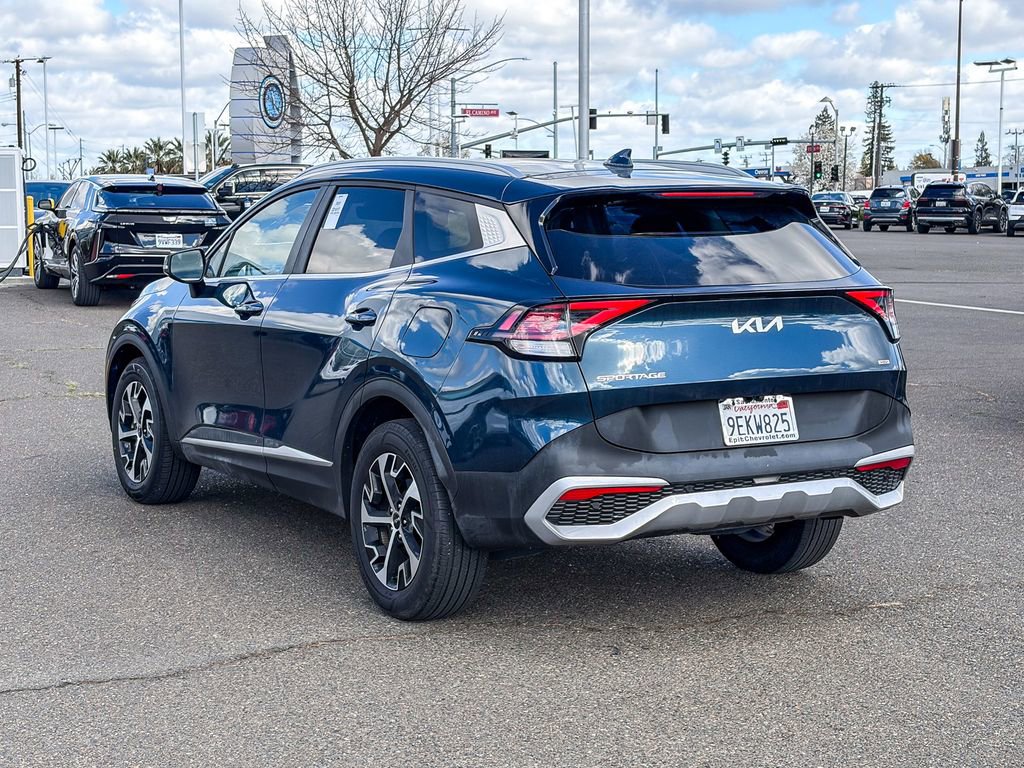 Used 2023 Kia Sportage EX image 2