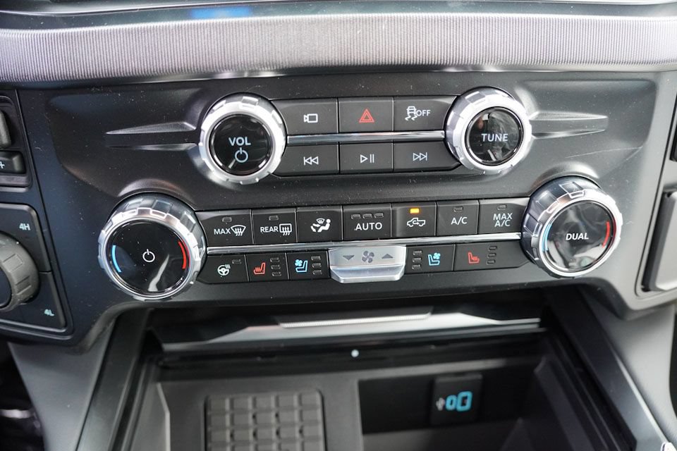 New 2026 Ford F250 Platinum AWD/4WD image 16