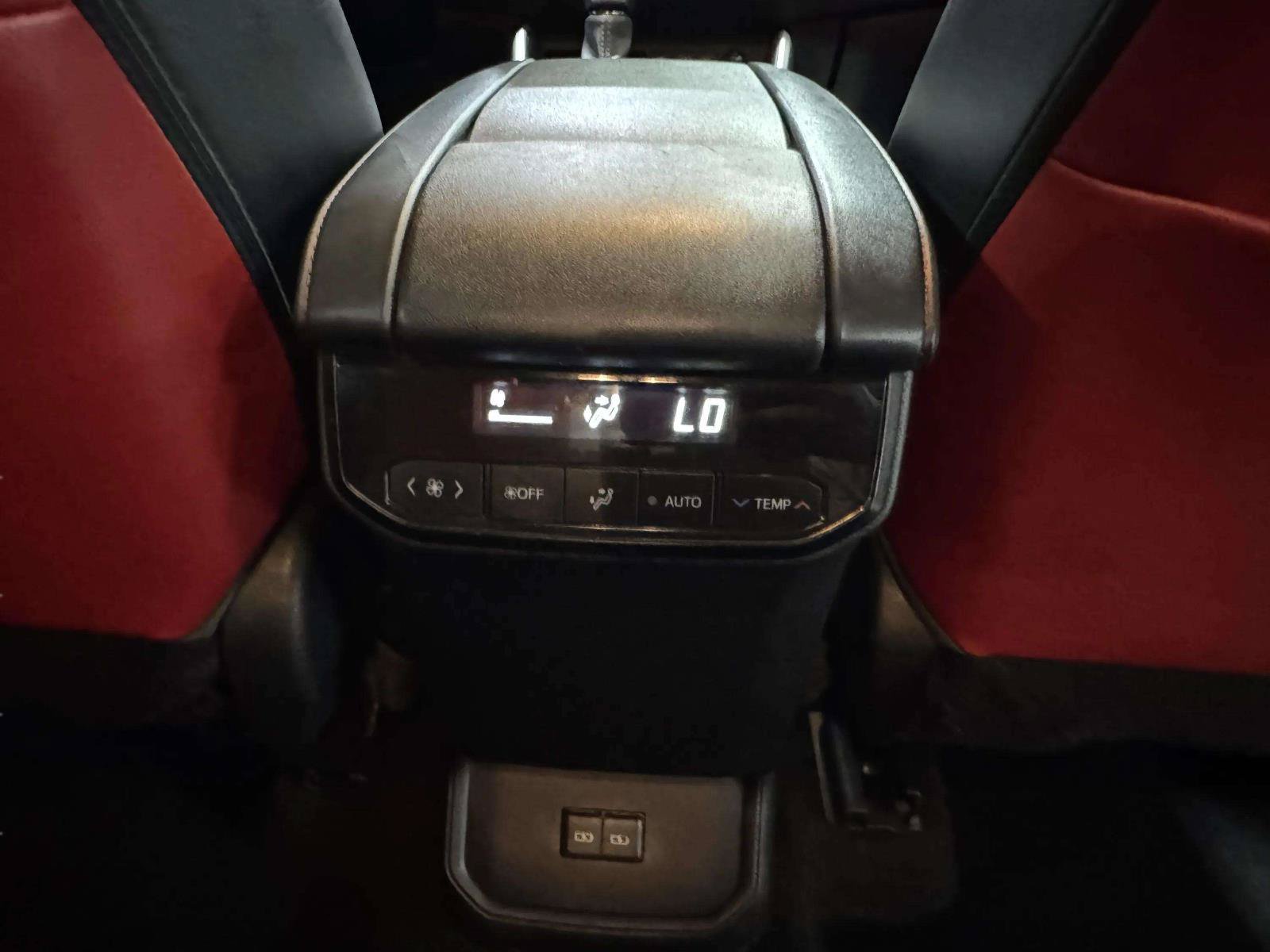 Used 2023 Toyota Highlander XSE AWD/4WD image 42