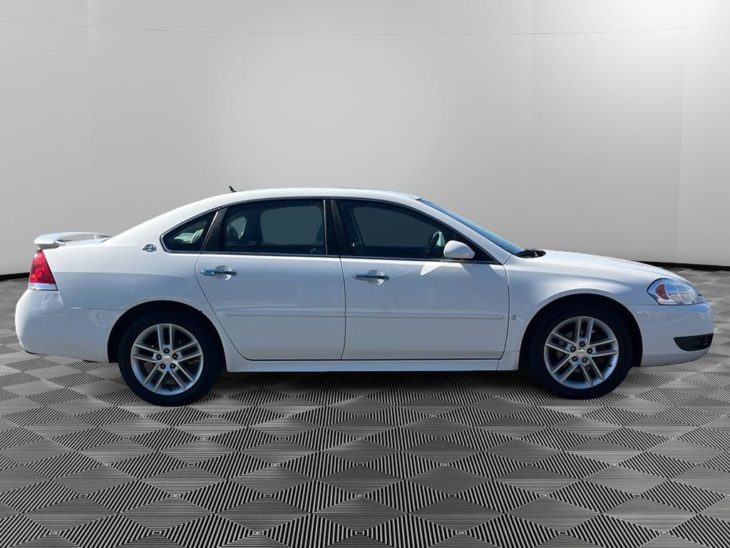 Used 2009 Chevrolet Impala LTZ FWD image 6