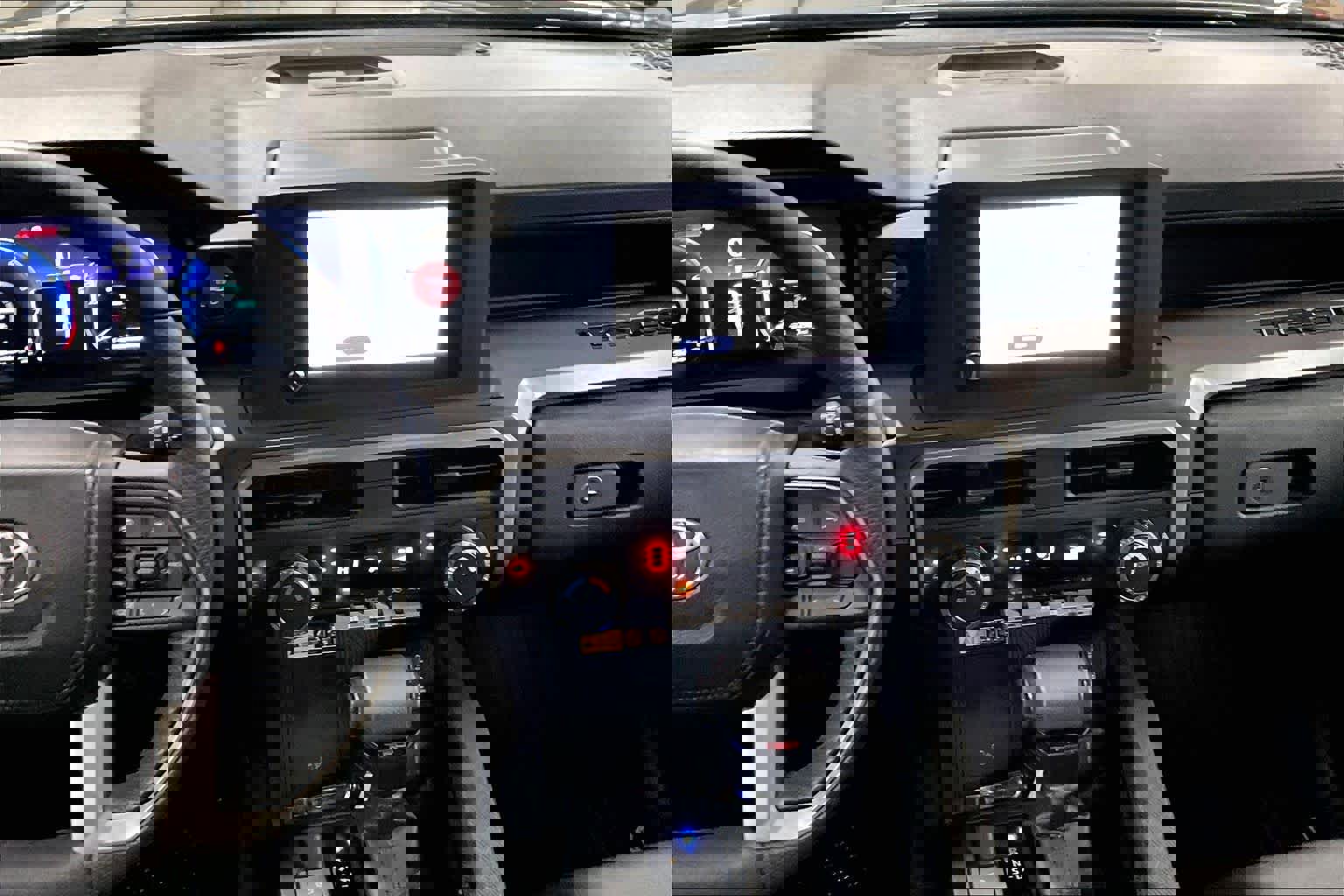 Certified 2025 Toyota Tacoma TRD Off-Road image 7