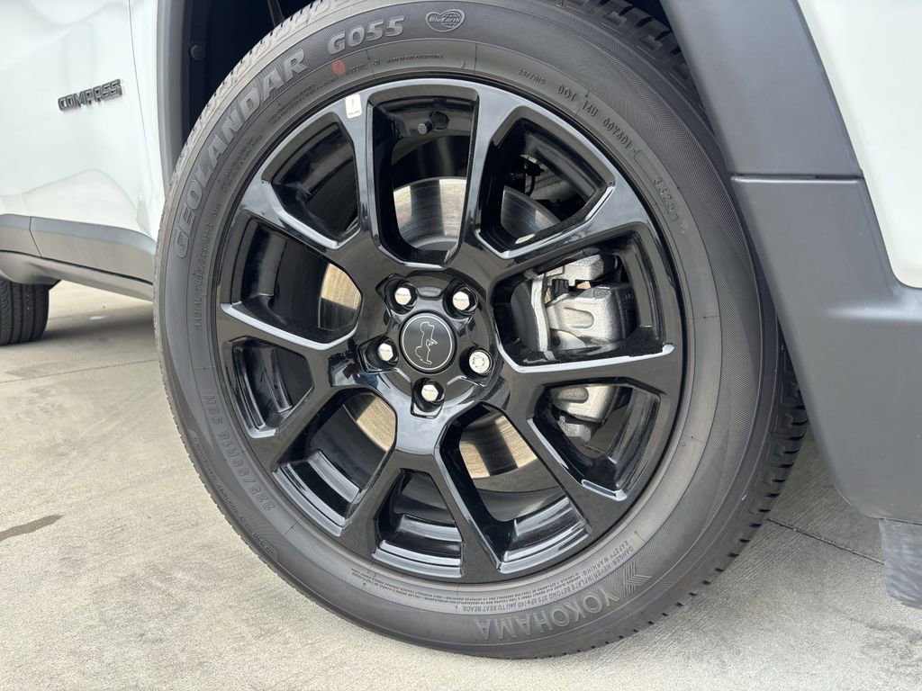 New 2026 Jeep Compass Latitude AWD/4WD image 9