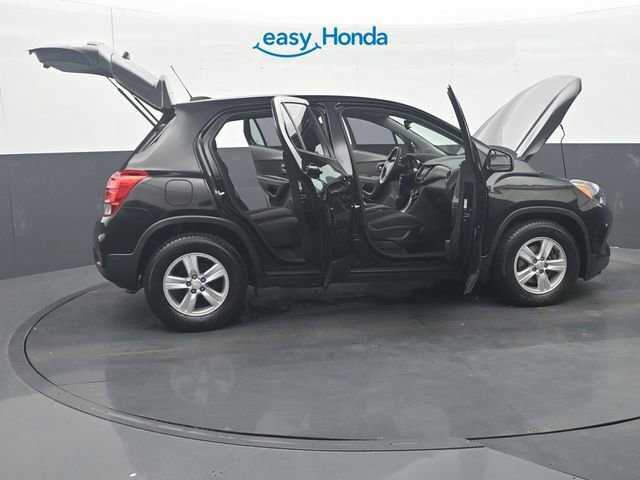 Used 2020 Chevrolet Trax LS image 40