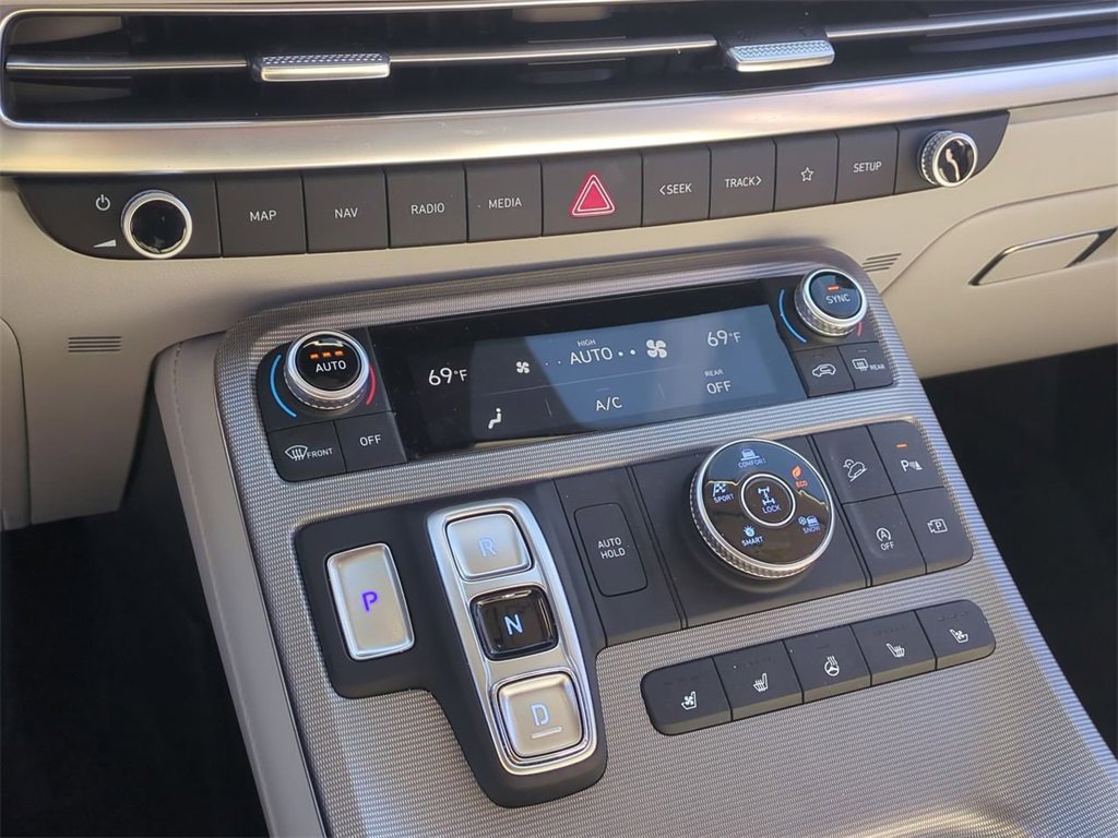 Used 2023 Hyundai Palisade Calligraphy image 16