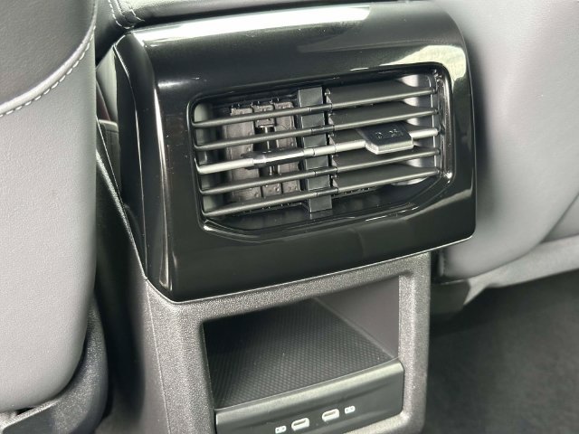 Used 2023 Volkswagen ID.4 2WD image 18