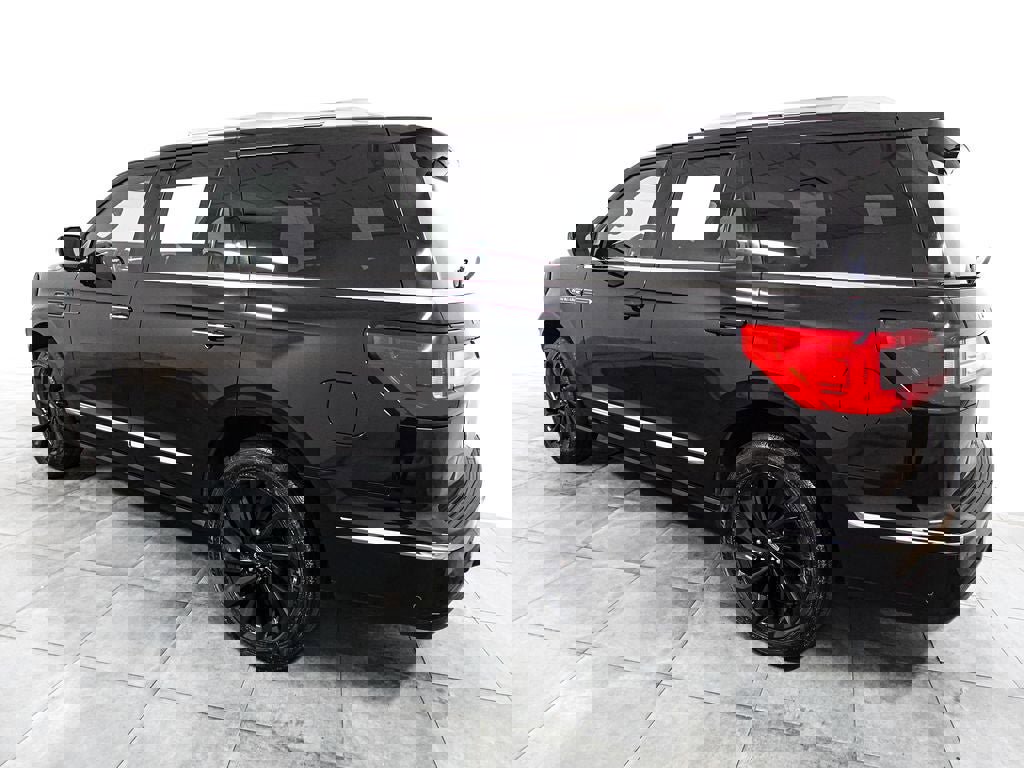 Used 2020 Lincoln Navigator Reserve image 4