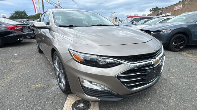 Used 2022 Chevrolet Malibu LT FWD image 3