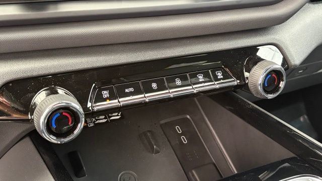 Used 2025 Chevrolet Silverado EV LT AWD/4WD image 41