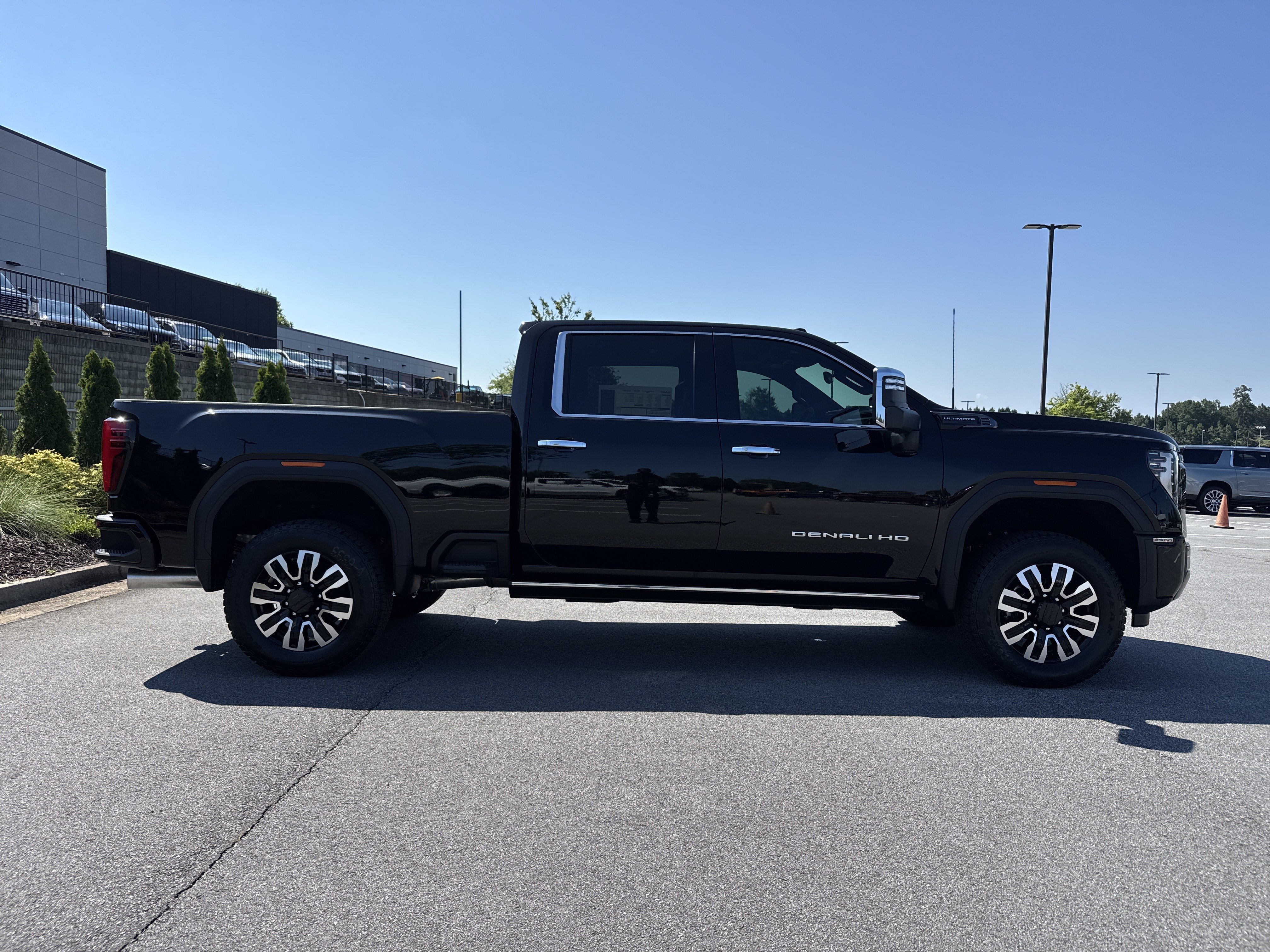 New 2026 GMC Sierra 2500 Denali Ultimate AWD/4WD image 11