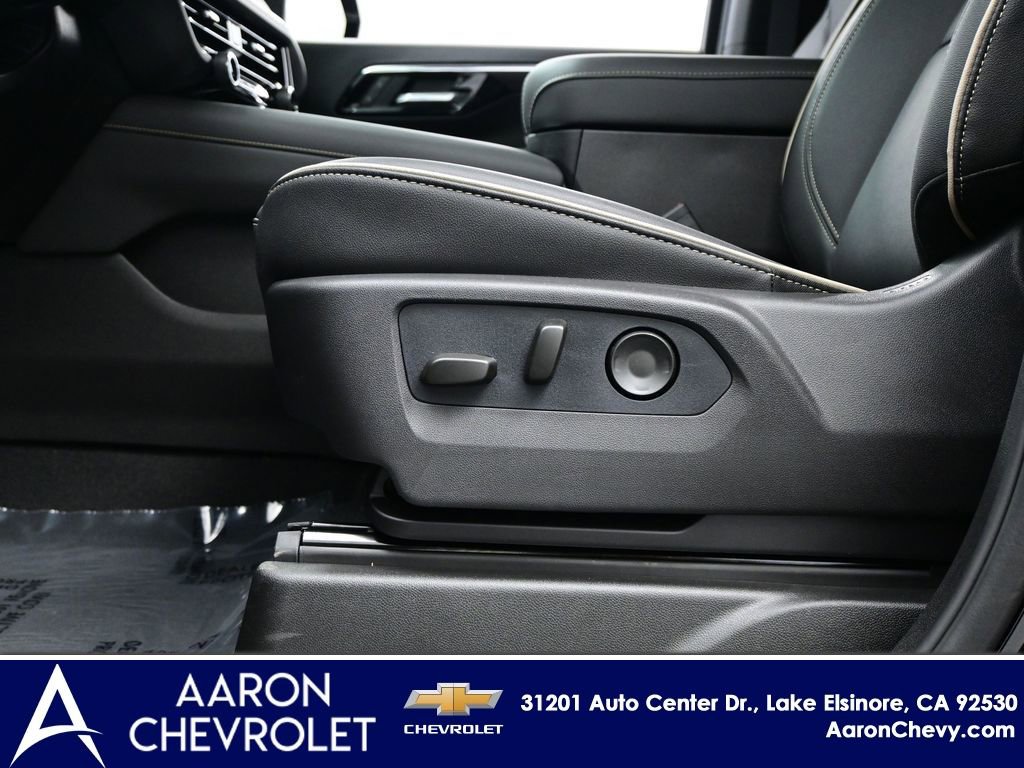 New 2026 Chevrolet Suburban Premier image 14