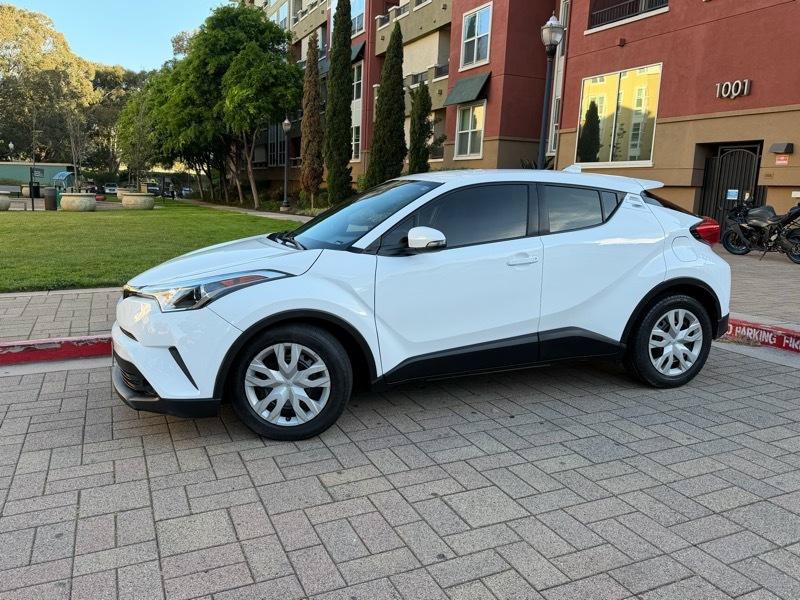 Used 2019 Toyota C-HR LE FWD image 6