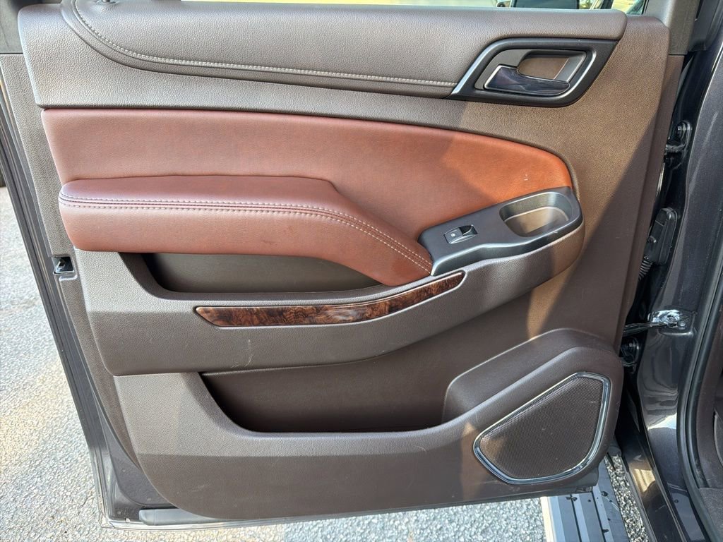 Used 2017 Chevrolet Suburban Premier image 25