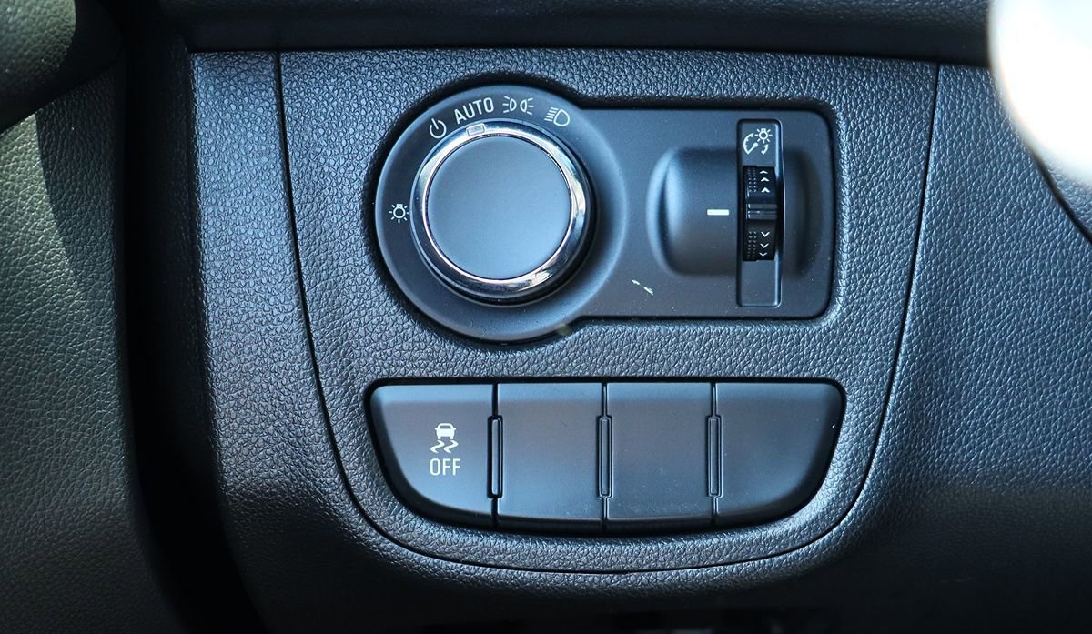 Used 2019 Chevrolet Spark LS image 40