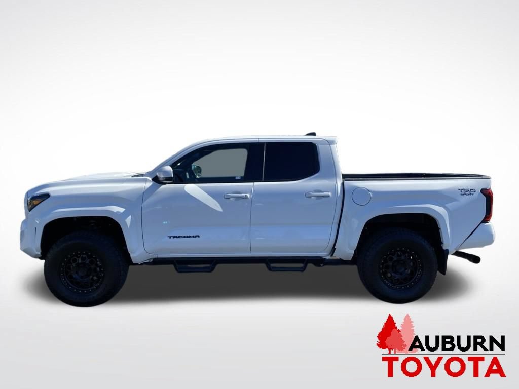 Used 2025 Toyota Tacoma TRD Sport AWD/4WD image 4