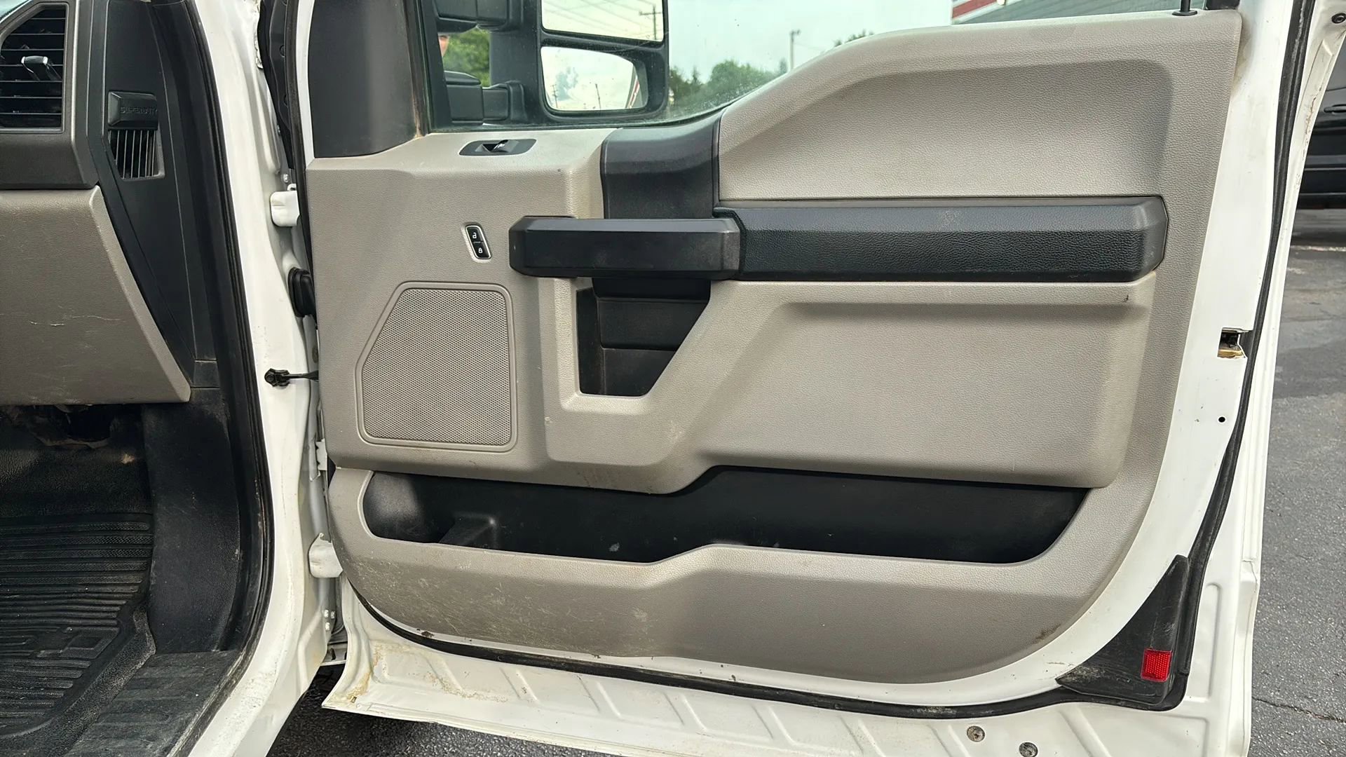 Used 2017 Ford F250 XL w/ Power Equipment Group image 12