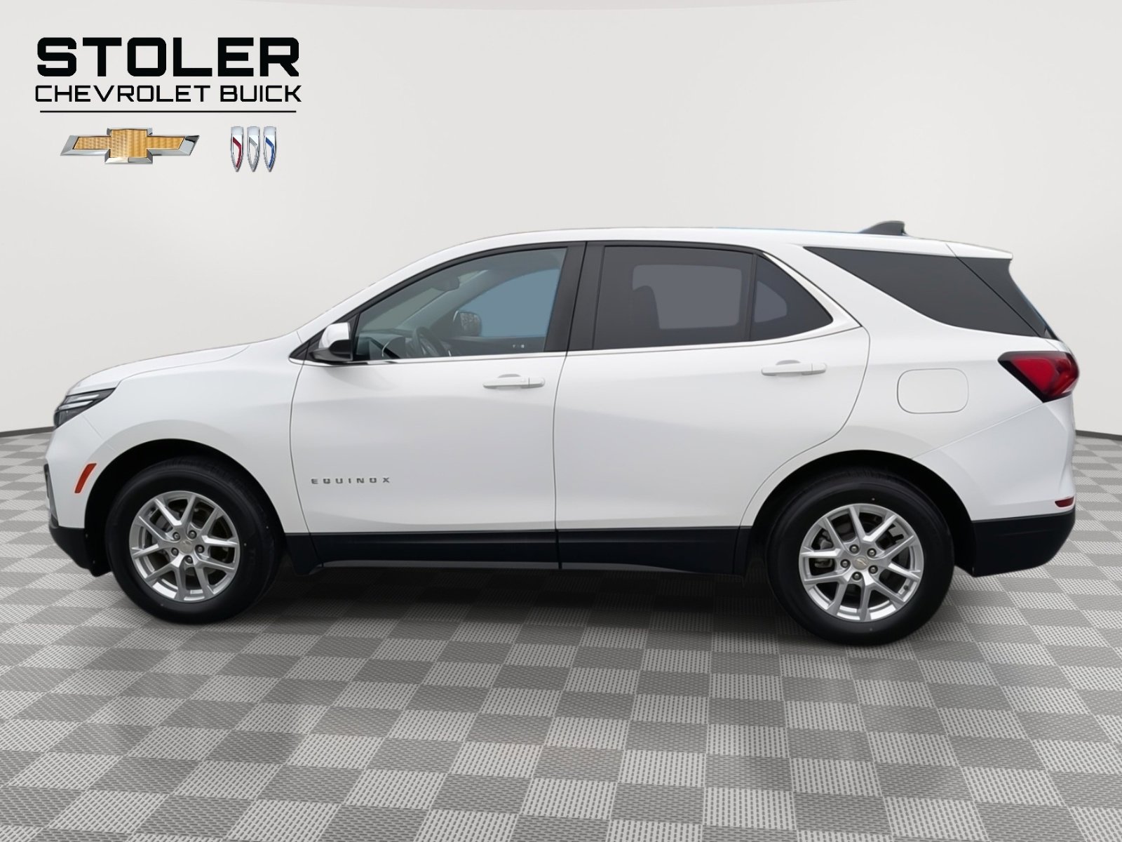 Used 2022 Chevrolet Equinox LT image 2