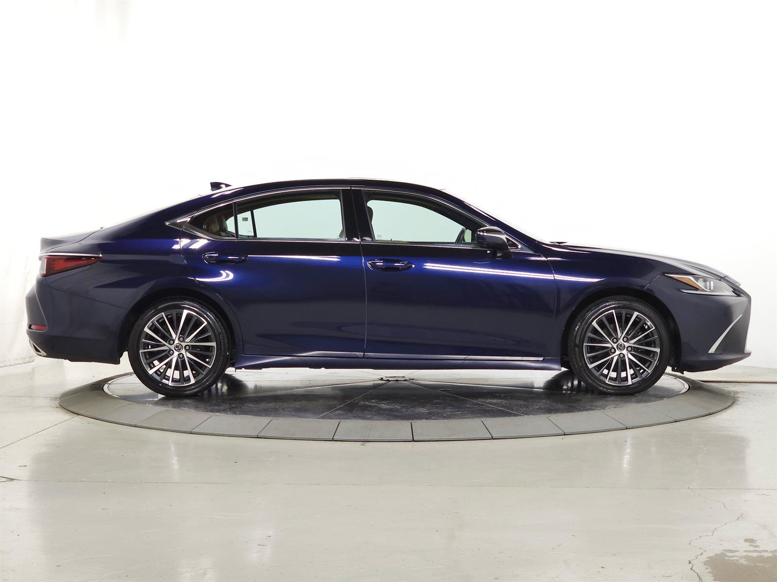 Certified 2022 Lexus ES 350 w/ Premium Package FWD image 11