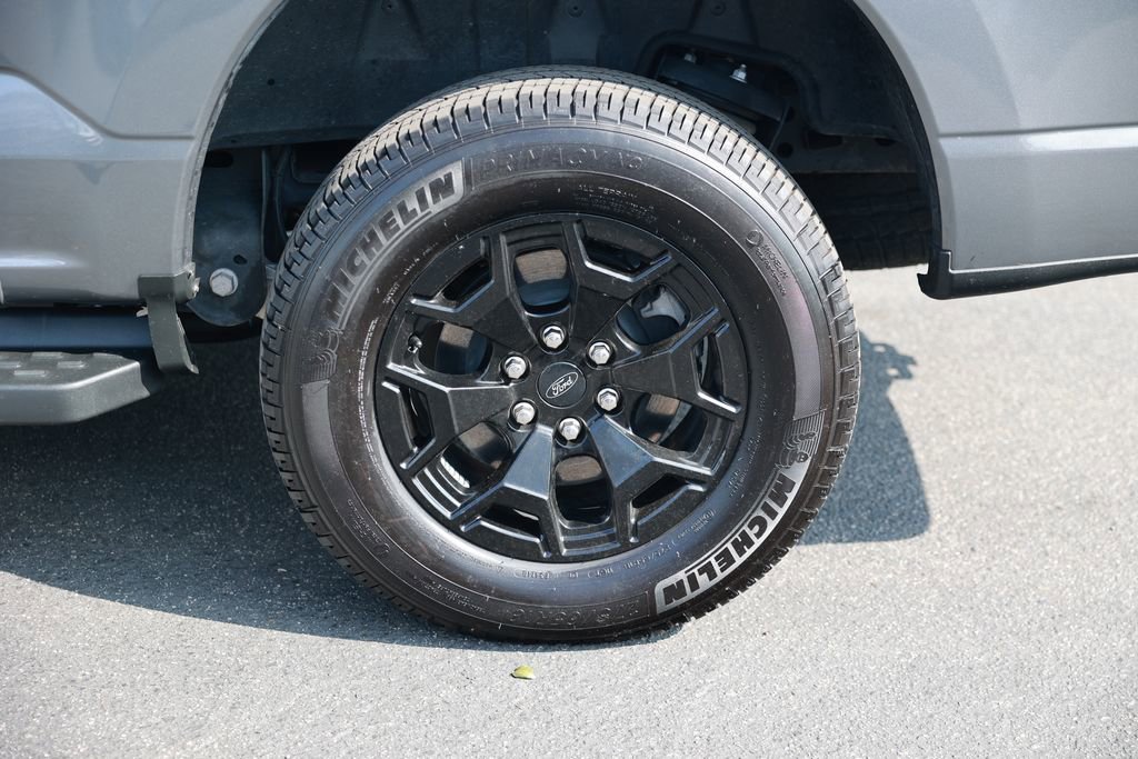 Used 2025 Ford F150 Lightning XLT AWD/4WD image 10