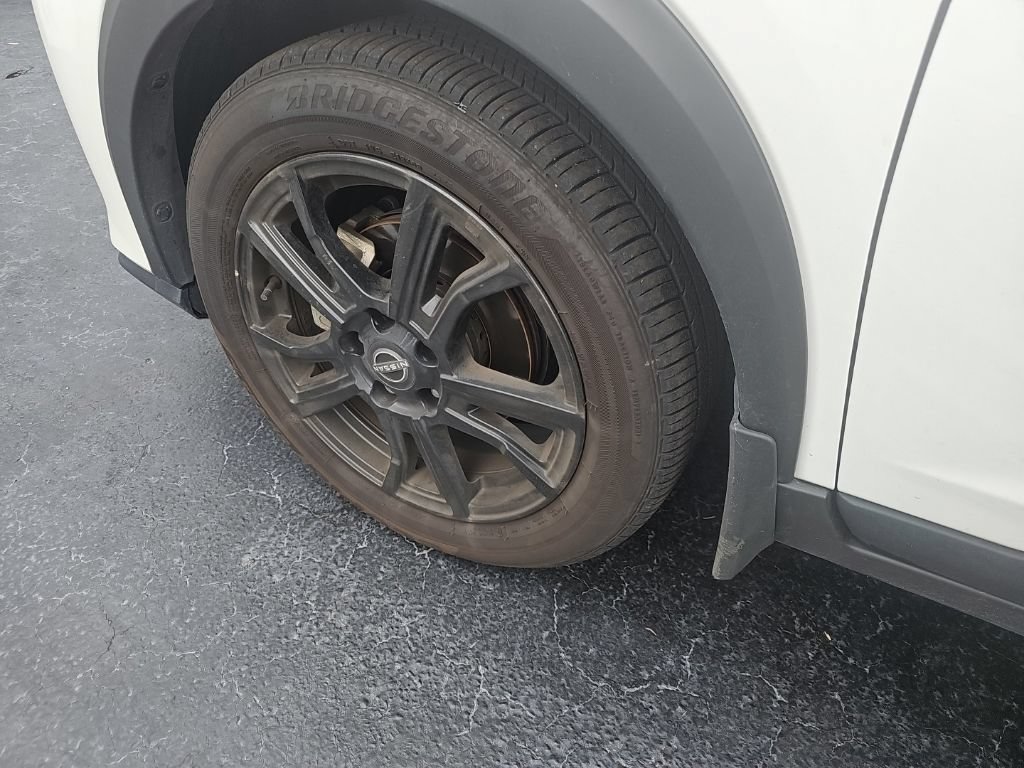 Certified 2024 Nissan Kicks SR w/ SR Premium Package FWD image 10