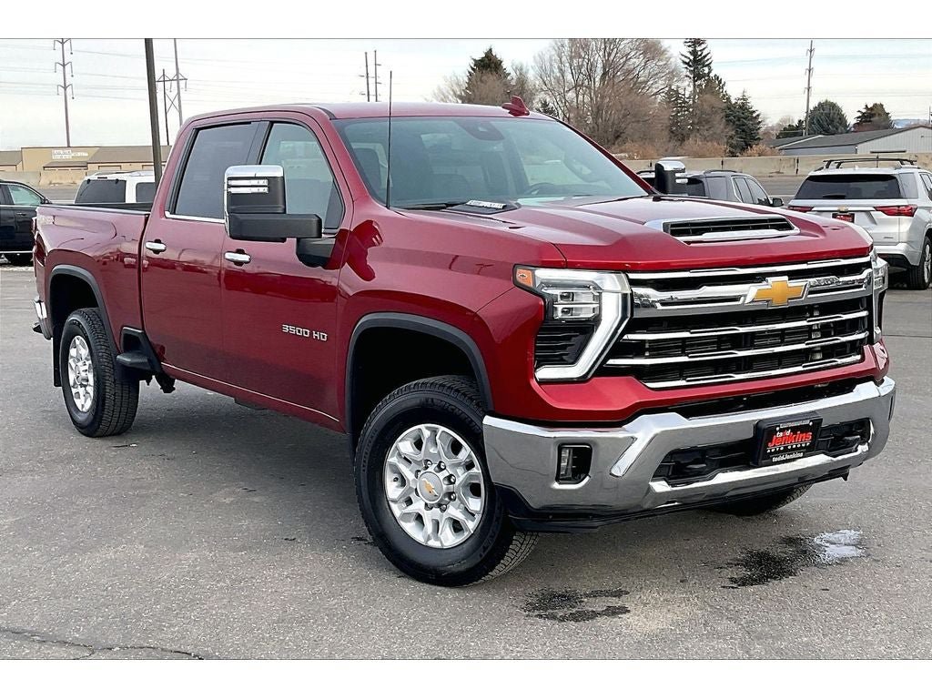 Used 2025 Chevrolet Silverado 3500 LTZ AWD/4WD image 2