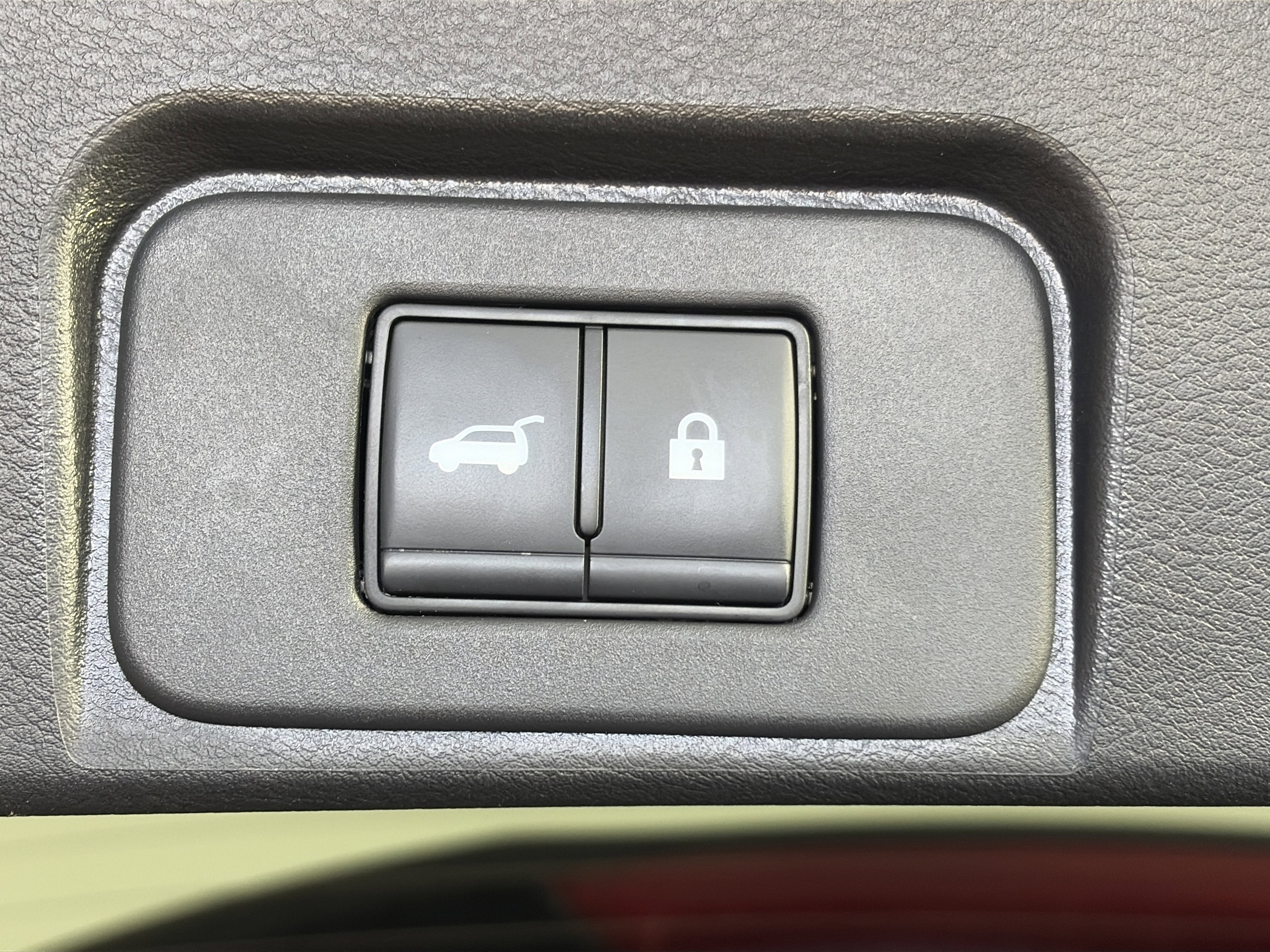 Certified 2025 Nissan Rogue SV w/ Rock Creek Premium Package image 15