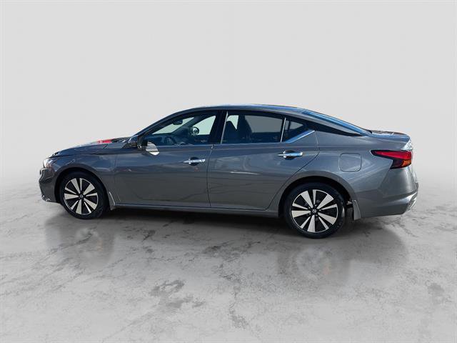 Used 2019 Nissan Altima 2.5 SV image 2