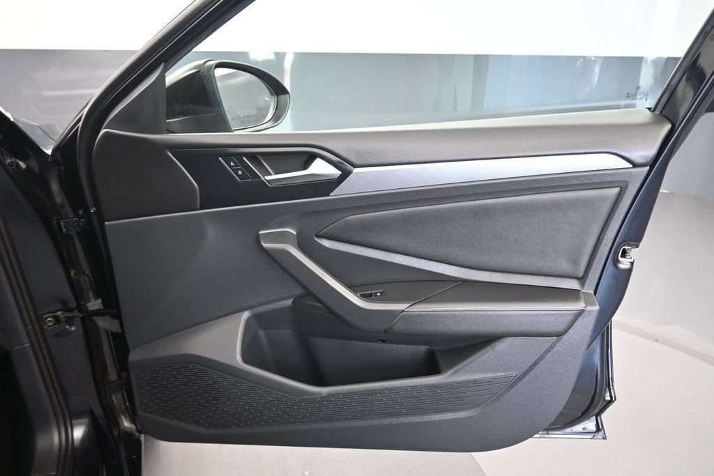 Used 2024 Volkswagen Jetta SE FWD image 36