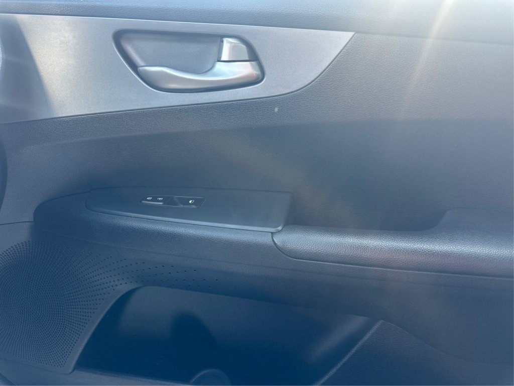 Used 2020 Kia Forte LXS FWD image 29