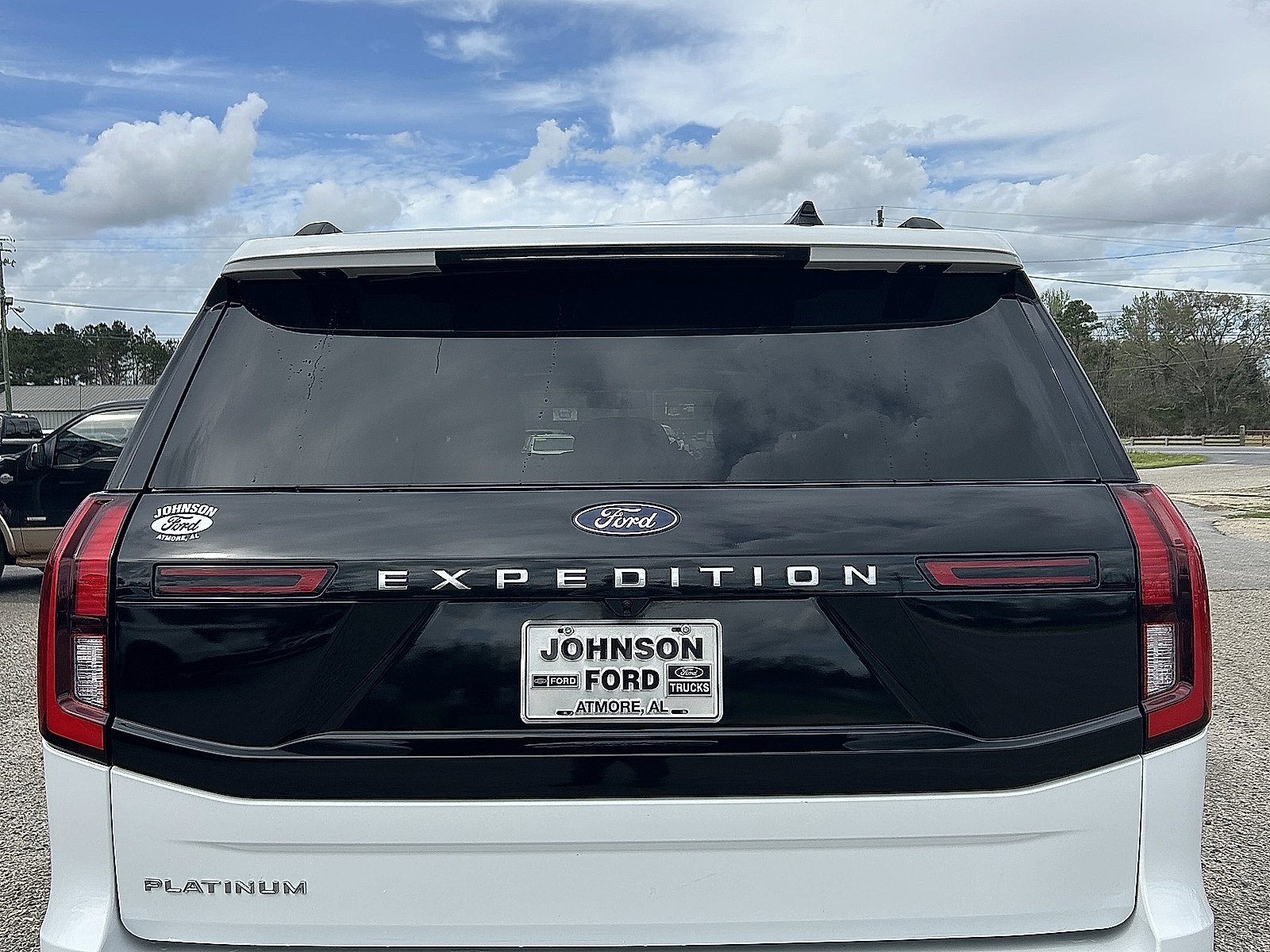 Used 2025 Ford Expedition Platinum image 4
