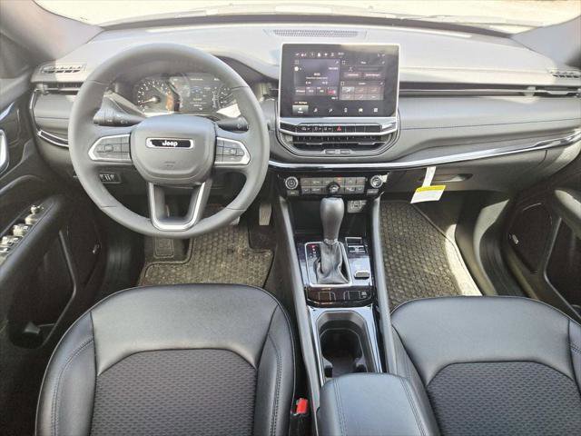 Certified 2025 Jeep Compass Latitude w/ Sun & Sound Group AWD/4WD image 10