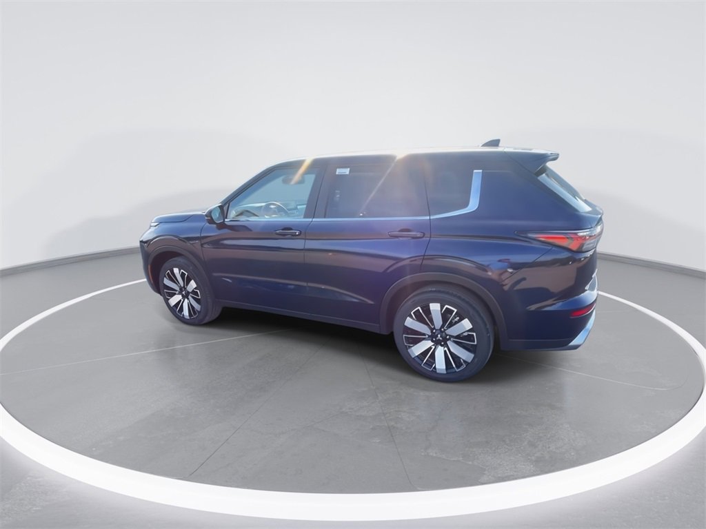 New 2025 Mitsubishi Outlander SE image 6