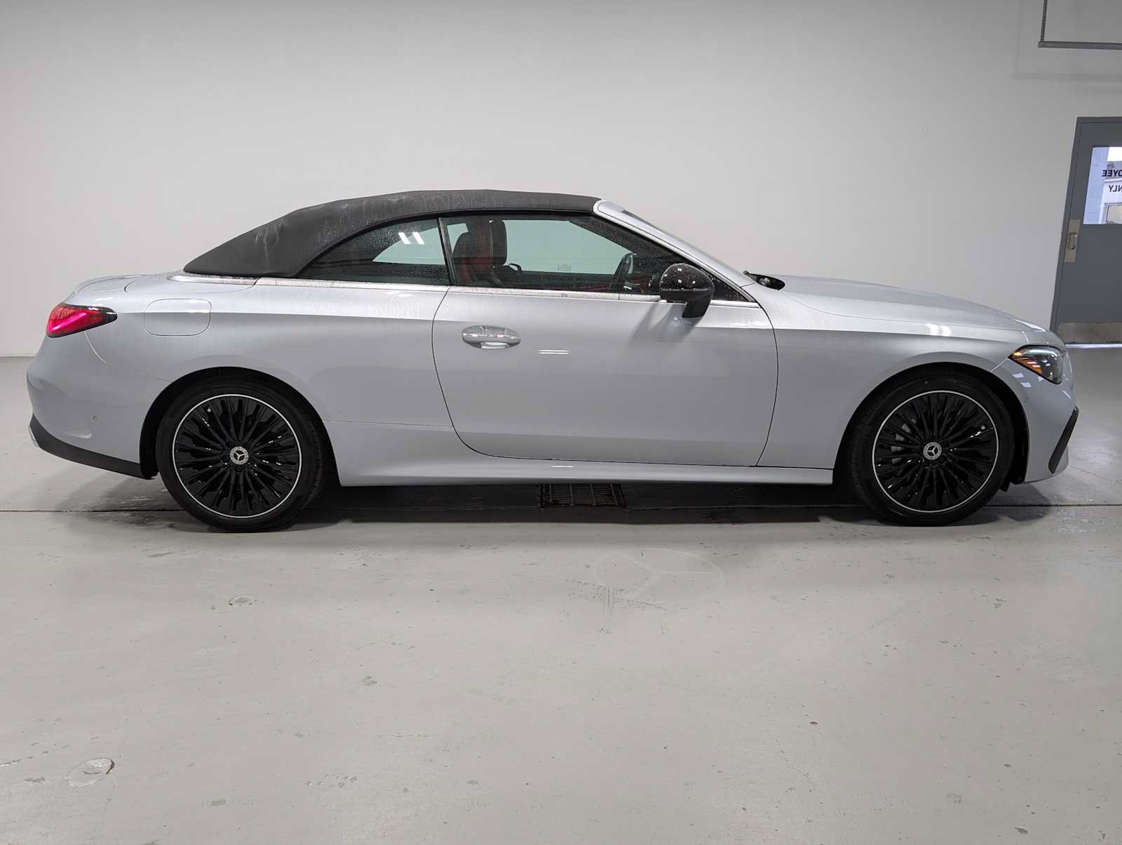 Used 2024 Mercedes-Benz CLE 300 4MATIC Cabriolet image 18
