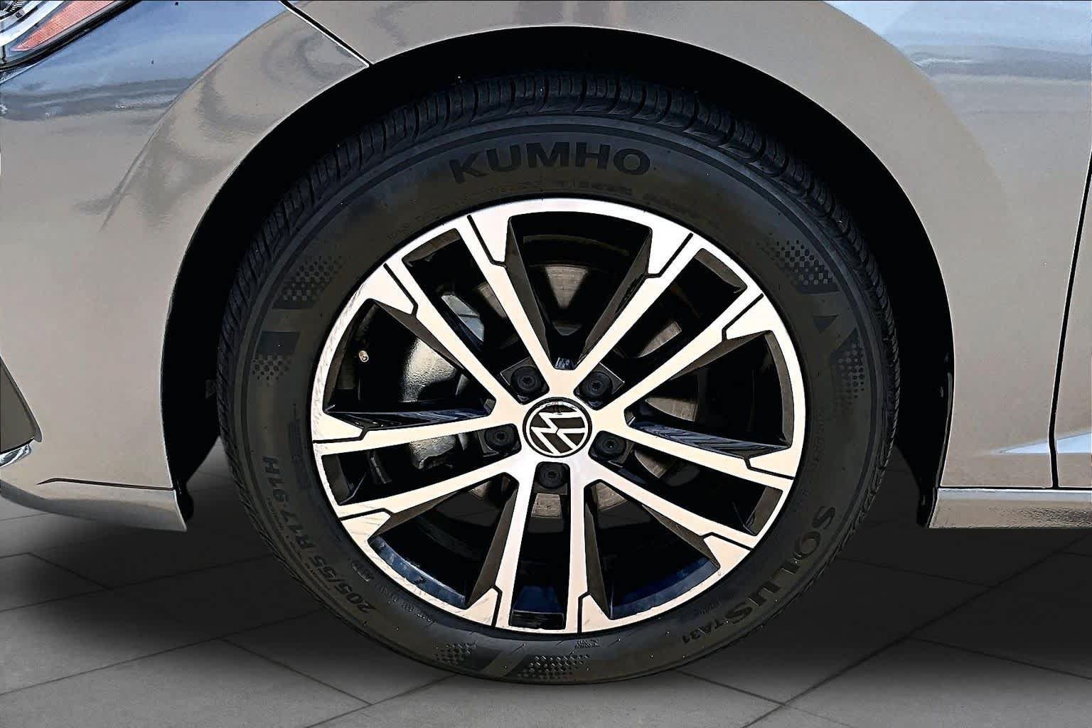 Used 2025 Volkswagen Jetta Sport FWD image 9